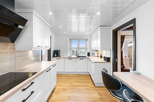 Photo 9- click for photo gallery